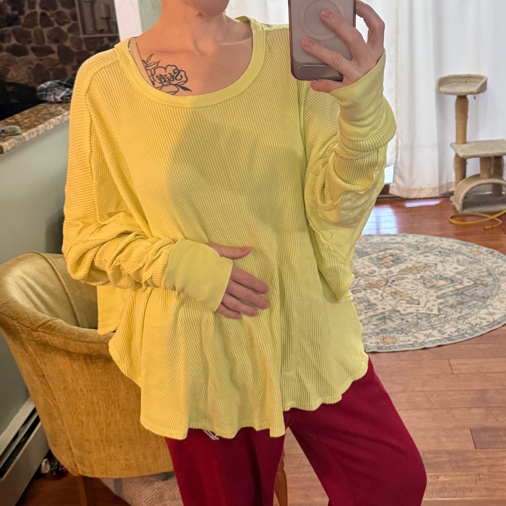 Free People We the Free Thermal Top M Yellow Oversized Waffle Knit thumbholes